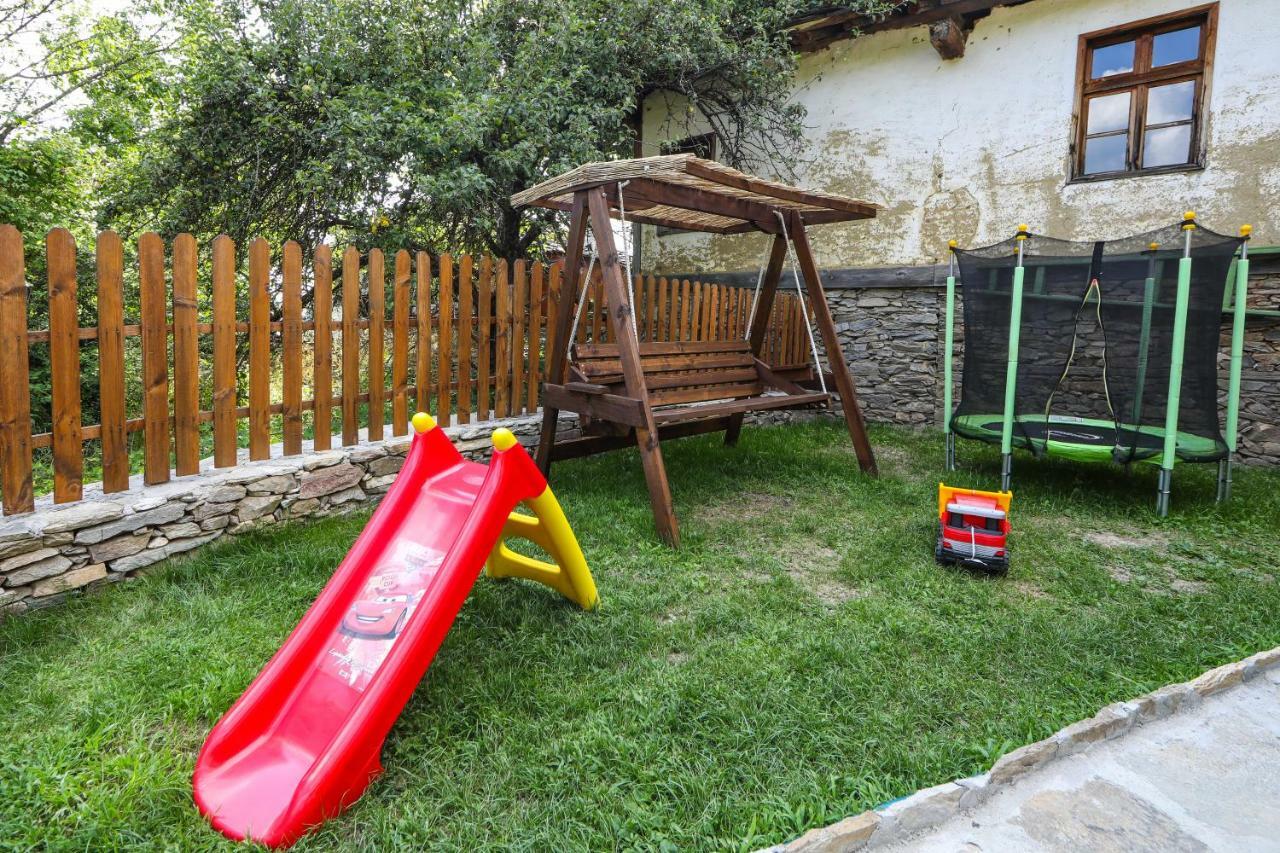 Hotel Тодорината Къща Leshten Zewnętrze zdjęcie